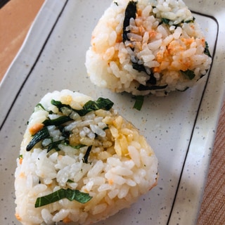 大葉ご飯と韓国海苔鮭のおにぎり